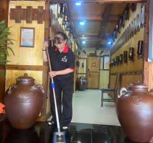 Vệ sinh Nhà Hàng Hầm Rượu